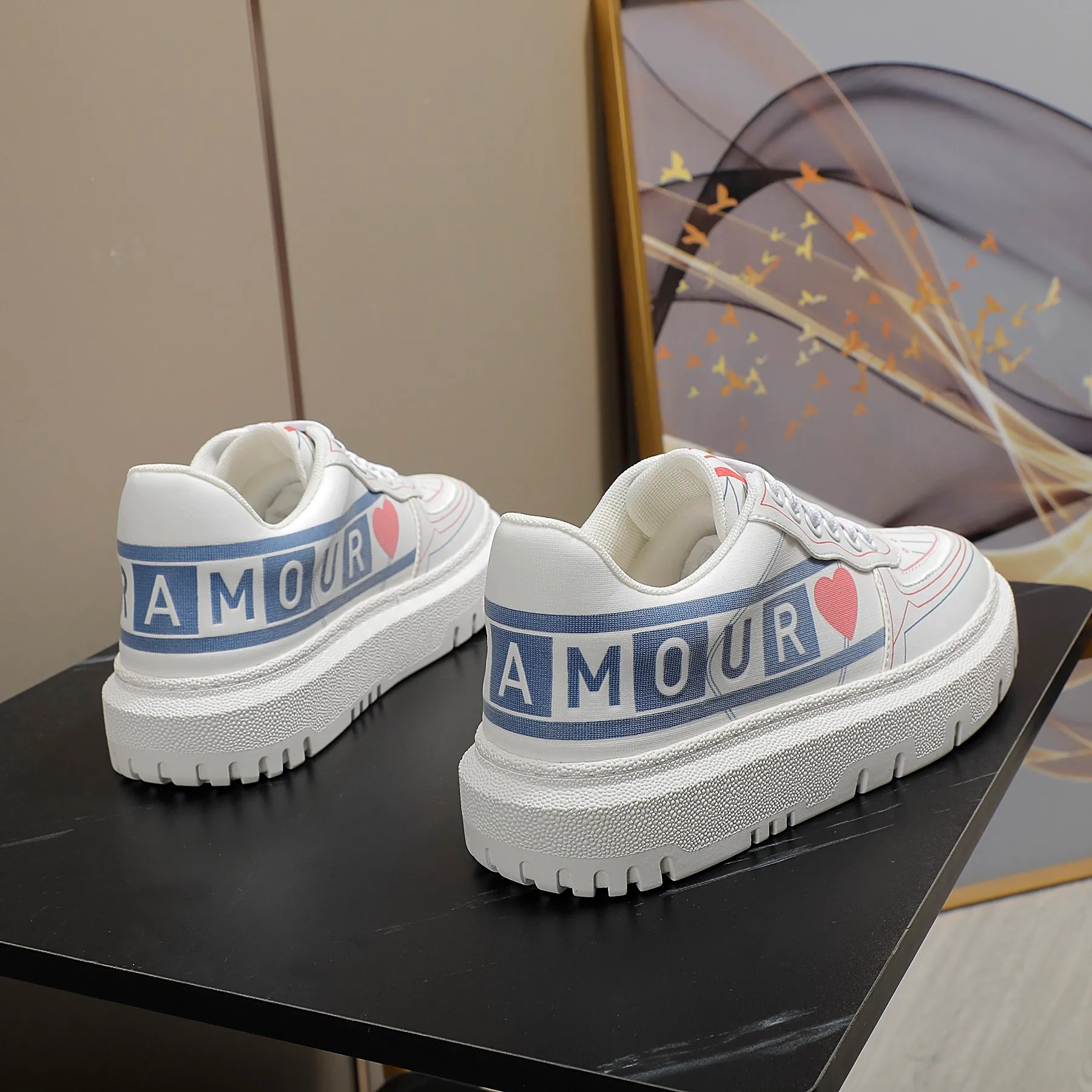 👟👟Ex-factory price 480👟👟 2021ssDior shell-toe casual white shoes, the latest letter strip layout with luminous colors, the same style as the ready-to-wear series 1️⃣Original mold opening 2️⃣Original cowhide➕Breathable mesh lining 3️⃣TPU evacuation outsole 4️⃣Injection-molded latex cowhide feet 5️⃣Full set of packaging at the counter, code number 35-40 (41 can be customized)